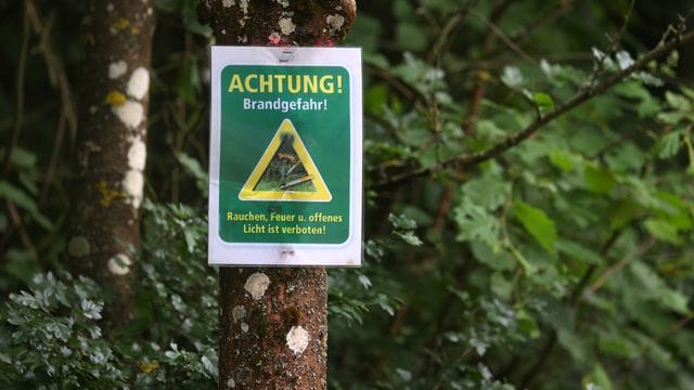 Warnschild Waldbrandgefahr