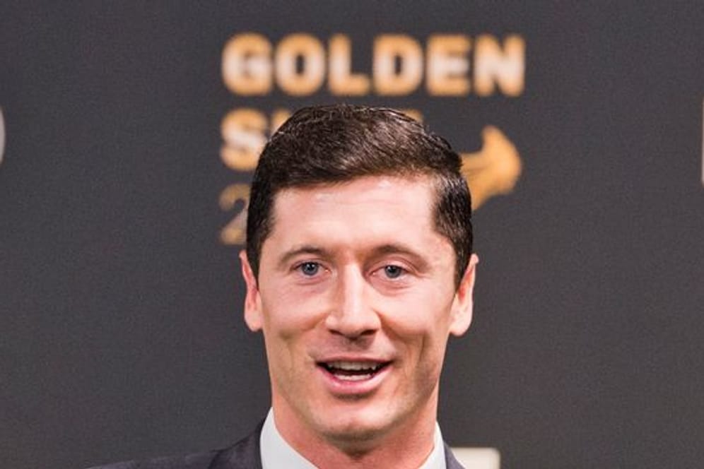 Torjäger Robert Lewandowski vom FC Bayern München ist von den Profis der Fußball-Bundesliga zum besten Spieler der Welt gewählt worden.