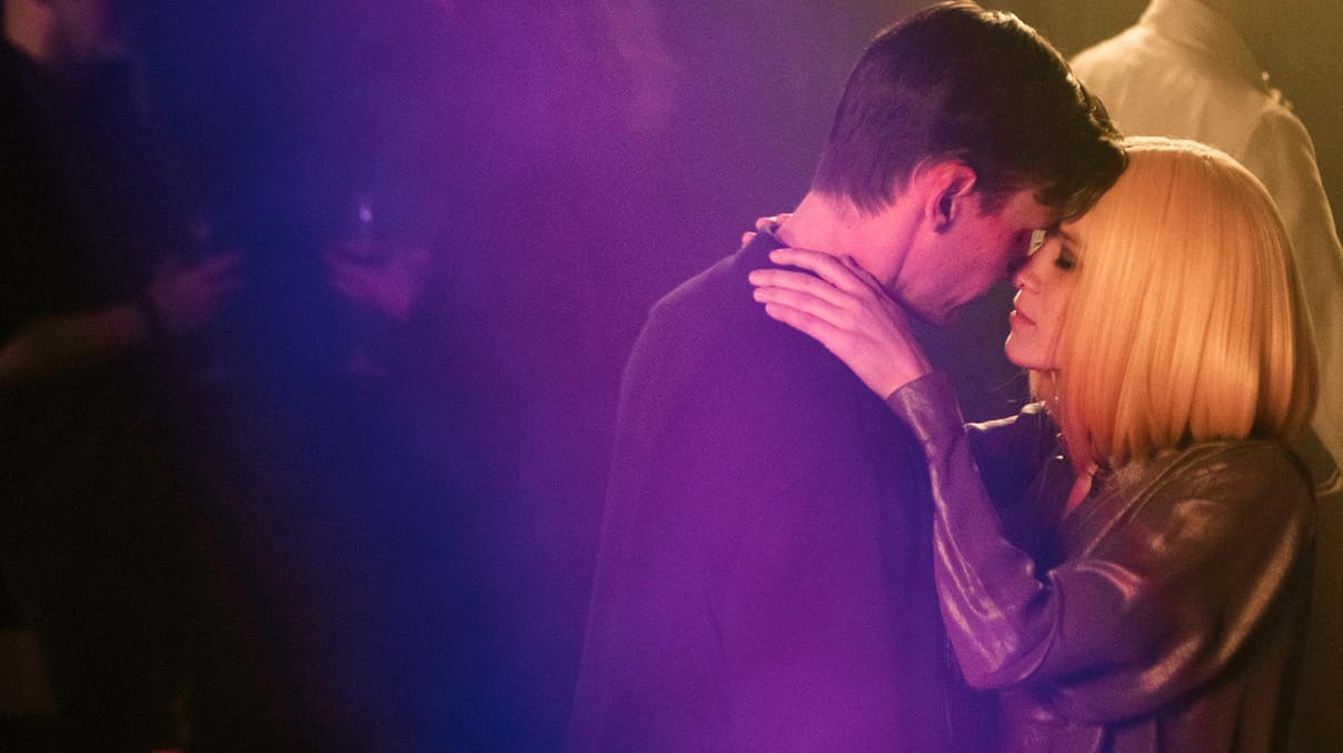 "Tatort: Gier und Angst": Kommissar Jan Pawlak (Rick Okon) tanzt mit seiner Frau Ella (Anke Retzlaff) im Nachtclub.