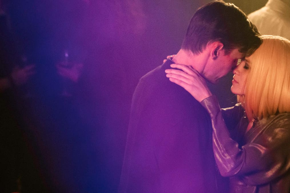 "Tatort: Gier und Angst": Kommissar Jan Pawlak (Rick Okon) tanzt mit seiner Frau Ella (Anke Retzlaff) im Nachtclub.