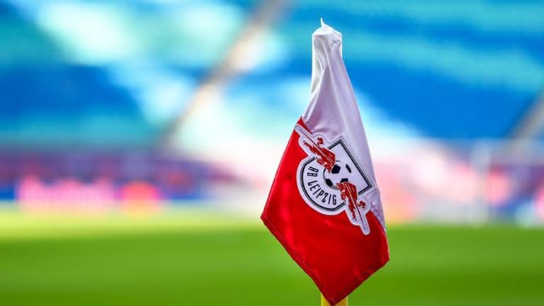 RB Leipzig meldet vor dem Rückrundenauftakt drei Corona-Infektionen bei Spielern sowie drei Verdachtsfälle.