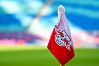 RB Leipzig meldet vor dem Rückrundenauftakt drei Corona-Infektionen bei Spielern sowie drei Verdachtsfälle.