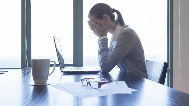 Stress am Arbeitsplatz: Psychische Erkrankungen bleiben der häufigste Grund für Berufsunfähigkeit.