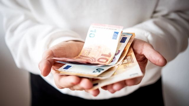 Ein Finanzpolster lässt sich oft auch nebenbei aufbauen. Ein Finanzpolster lässt sich oft auch nebenbei aufbauen.