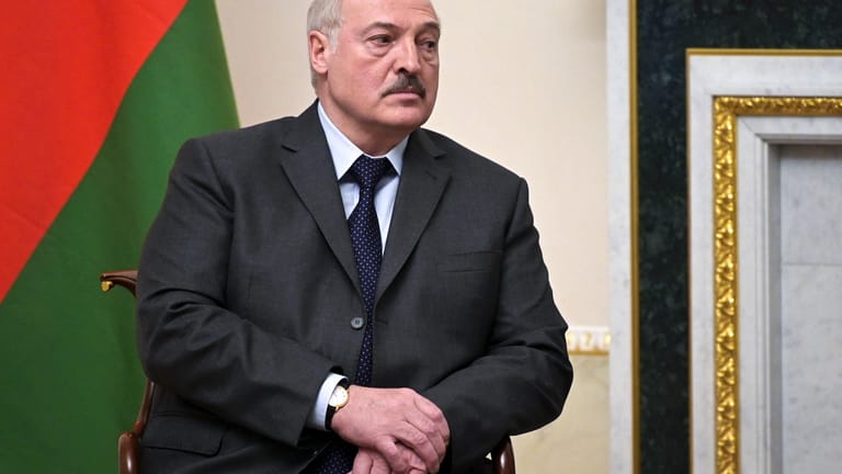 Der Präsident von Belarus, Alexander Lukaschenko (Archiv): In Belarus traten am Samstag Gegensanktionen in Kraft.