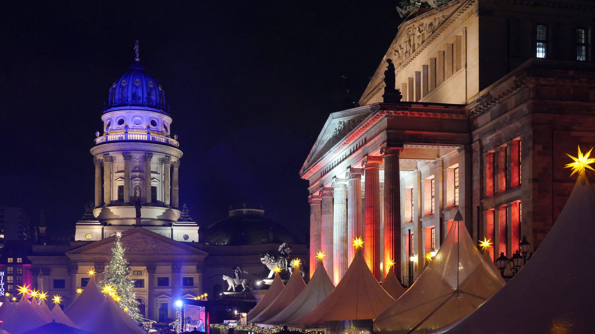 Der Weihnachtsmarkt am Gendarmenmarkt (Archivbild): Das Jesuskind ist jetzt ein Fall für die Polizei. Der Weihnachtsmarkt am Gendarmenmarkt (Archivbild): Das Jesuskind ist jetzt ein Fall für die Polizei.