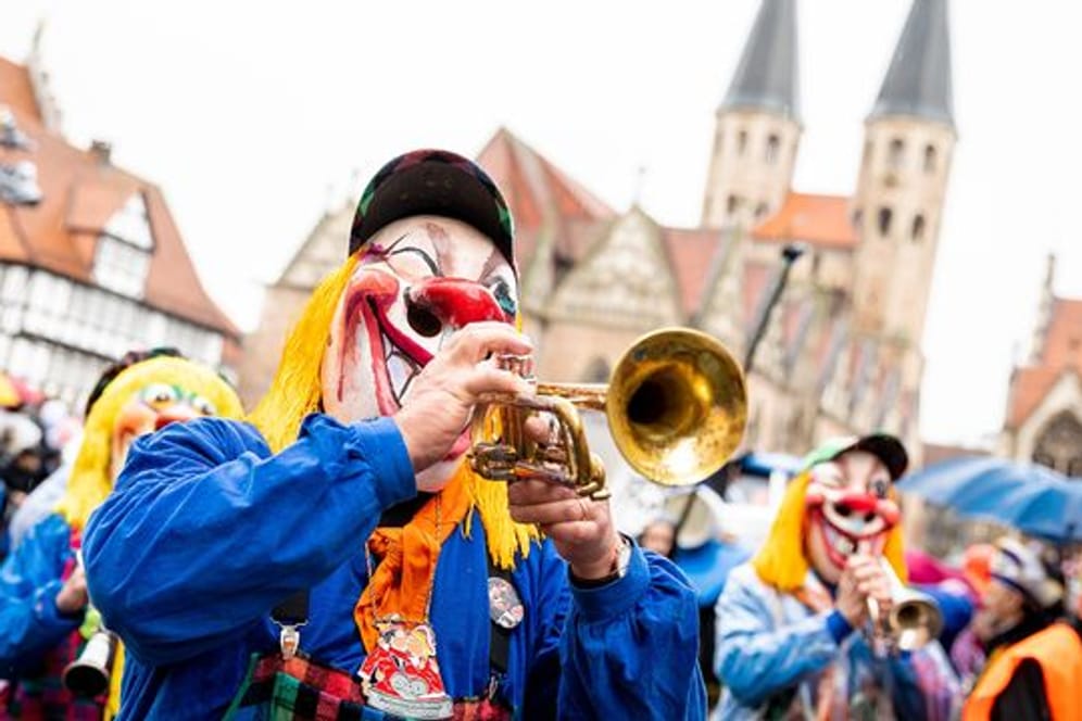 Der "Schoduvel" gilt als größter Karnevalsumzug in Norddeutschland.