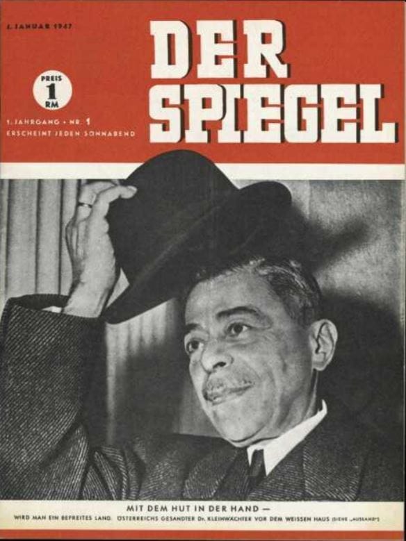 Die erste "Spiegel"-Ausgabe zeigte Österreichs Gesandten Ludwig Kleinwächter vor dem Weißen Haus in Washington.