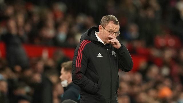 Ralf Rangnick, Trainer von Manchester United, zeigt sich nach der Niederlage gegen Wolverhampton verschnupft. Ralf Rangnick, Trainer von Manchester United, zeigt sich nach der Niederlage gegen Wolverhampton verschnupft.
