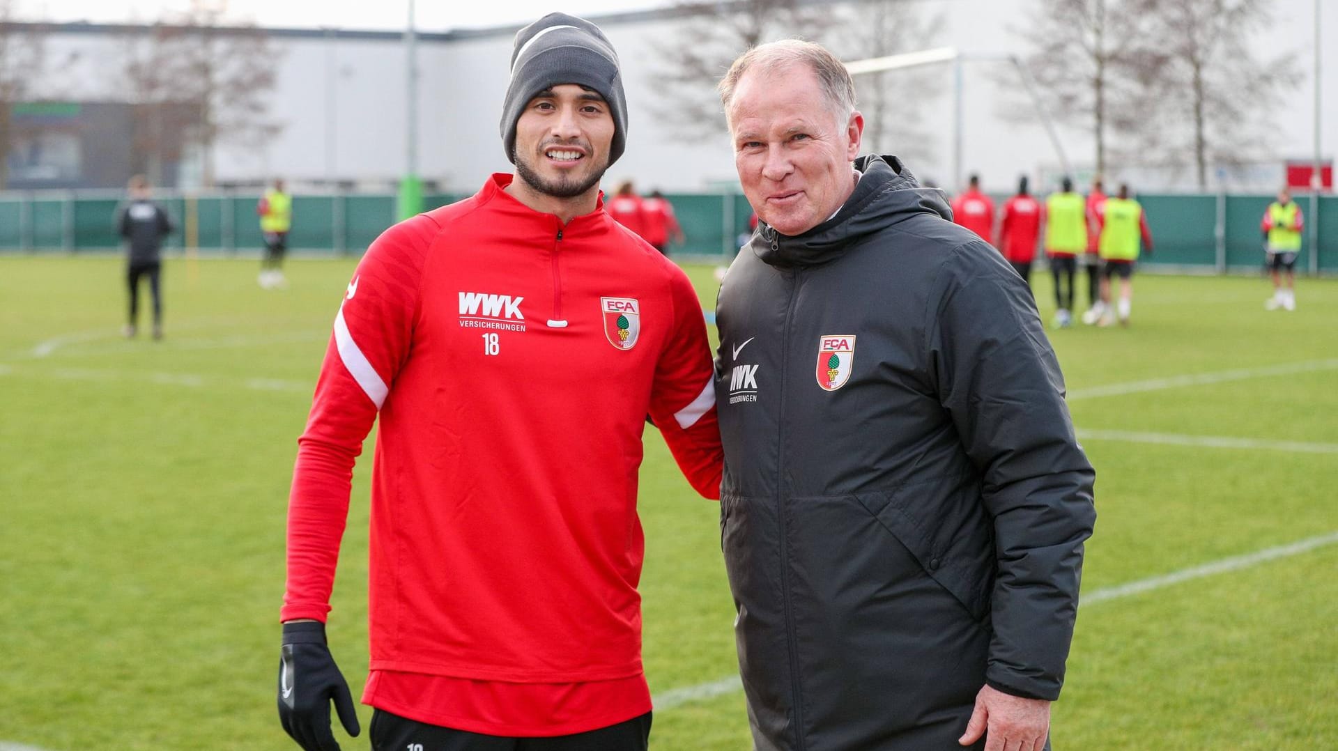 Teuerster Einkauf der Vereinsgeschichte: Augsburgs Neuzugang Ricardo Pepi (l.) mit Geschäftsführer Stefan Reuter.