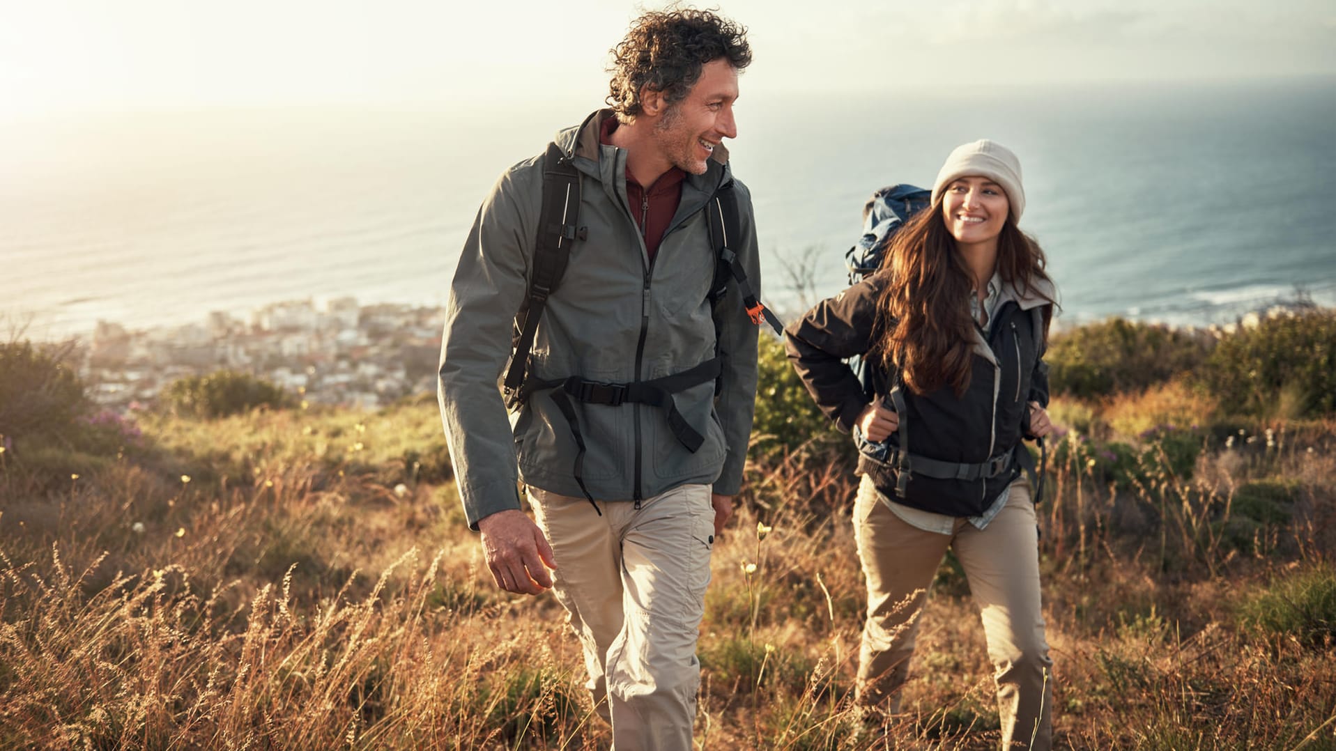 Fastenreisen: Es werden auch Programme angeboten, die das Fasten mit Wanderungen verbinden.