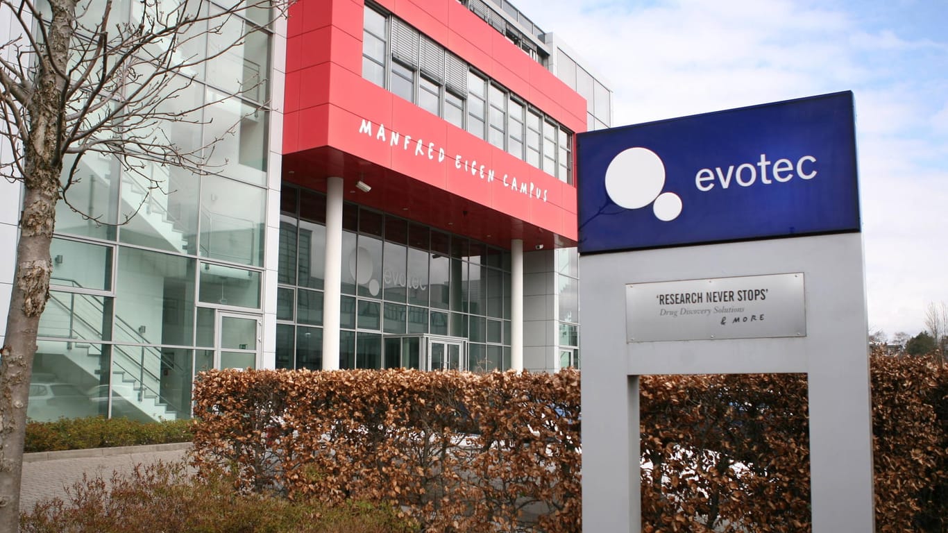 Firmensitz der Evotec SE in Hamburg (Archivbild): Das Medikament soll schwere Verläufe verhindern.