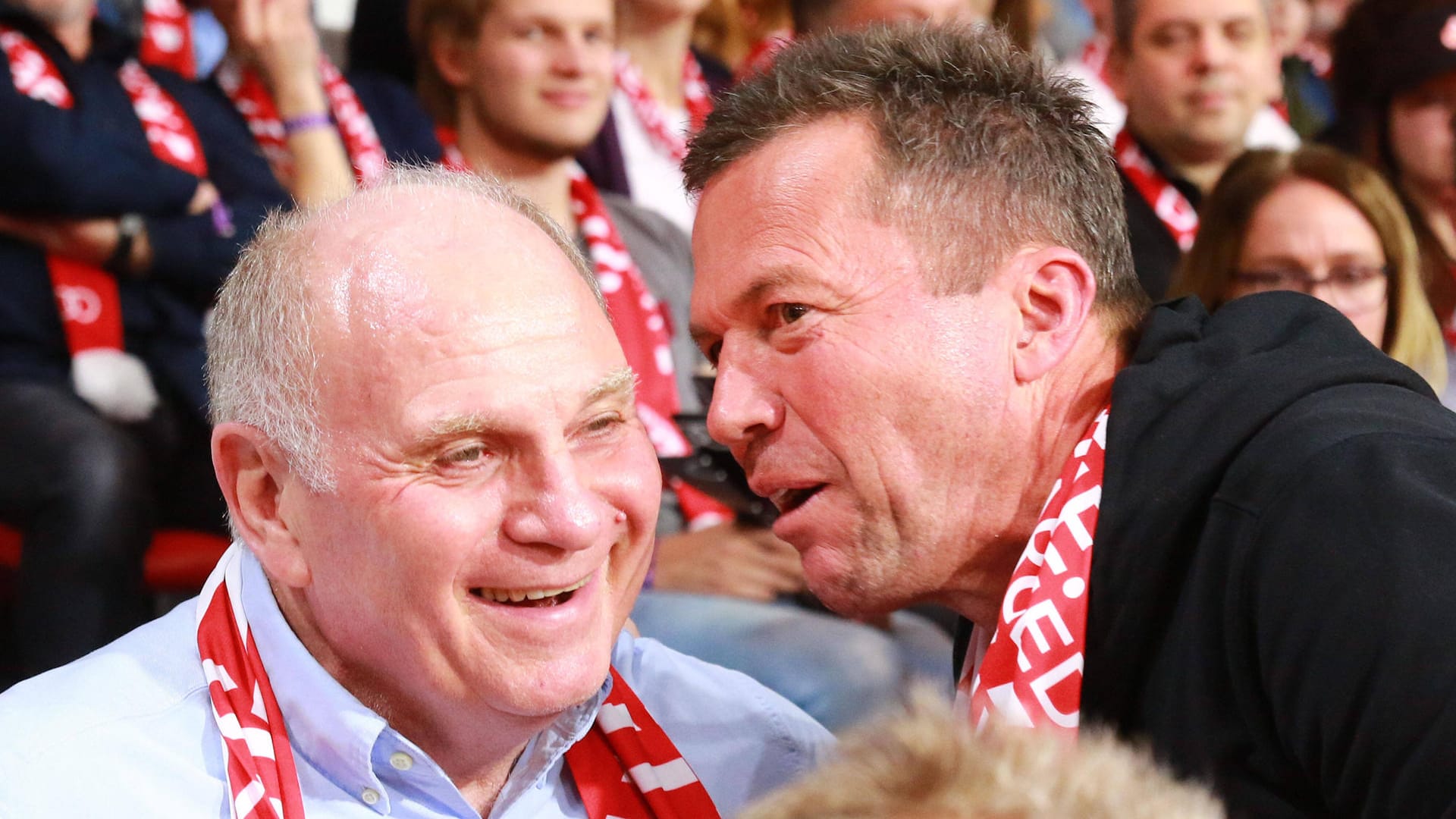 Ein Treffen im Jahr 2019: Das Verhältnis zwischen Uli Hoeneß und Lothar Matthäus (r.) ist inzwischen wieder besser als zur Zeit des "Greenkeeper"-Spruchs.