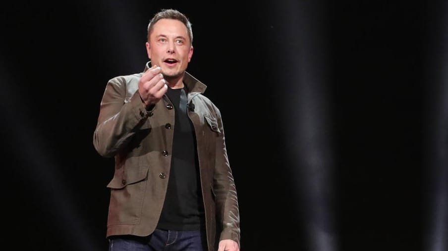 Elon Musk bei einer Tesla-Vorstellung (Archivbild): Wegen der Eröffnung eines Autohauses in der Provinz Xinjiang kritisieren Menschenrechtler den Autokonzern. Elon Musk bei einer Tesla-Vorstellung (Archivbild): Wegen der Eröffnung eines Autohauses in der Provinz Xinjiang kritisieren Menschenrechtler den Autokonzern.