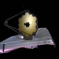 Eine Grafik zeigt den entfalteten Sonnenschutz des James-Web-Weltraumteleskops.