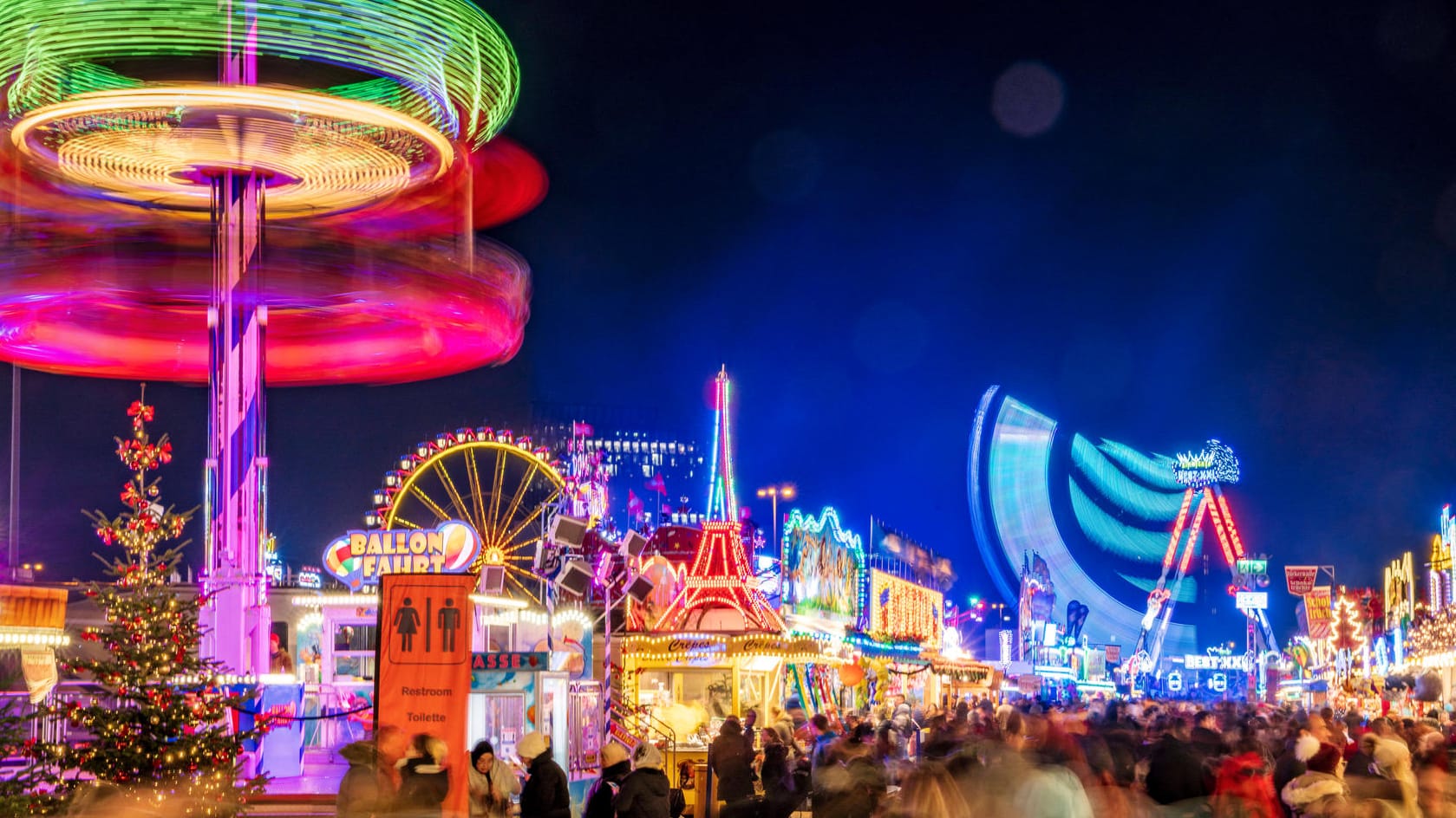 Gefährliches Wintervergnügen: Auch der Jahrmarkt auf dem Hamburger Dom könnte laut Experten zu den hohen Inzidenzen im Norden beigetragen haben.