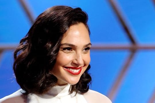 Schauspielerin Gal Gadot bei den Golden Globe Awards 2021.