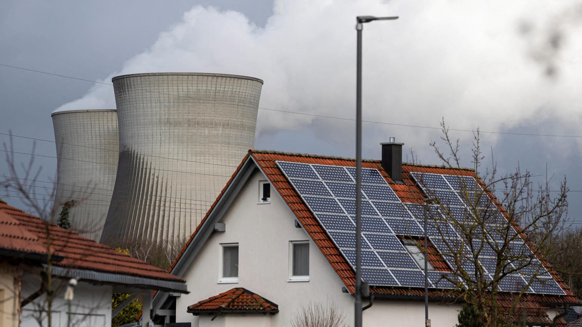 Kernkraftwerk Gundremmingen: Der Meiler in der bayerischen Gemeinde ist an Silvester endgültig vom Netz gegangen. 700 Milliarden Kilowattstunden Strom hatte das Kernkraftwerk über die Jahrzehnte produziert.