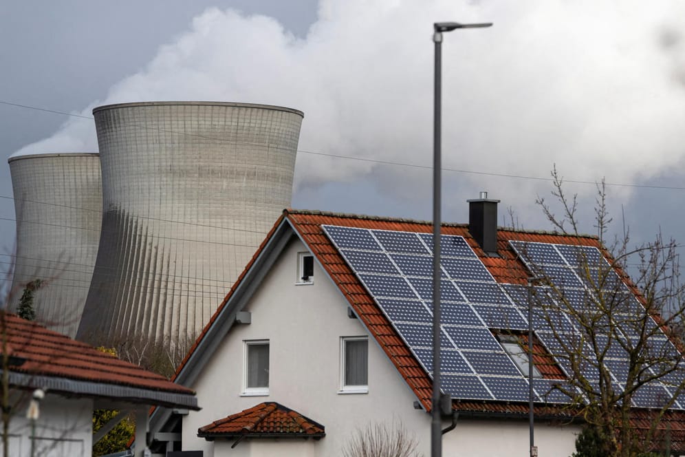 Kernkraftwerk Gundremmingen: Der Meiler in der bayerischen Gemeinde ist an Silvester endgültig vom Netz gegangen. 700 Milliarden Kilowattstunden Strom hatte das Kernkraftwerk über die Jahrzehnte produziert.