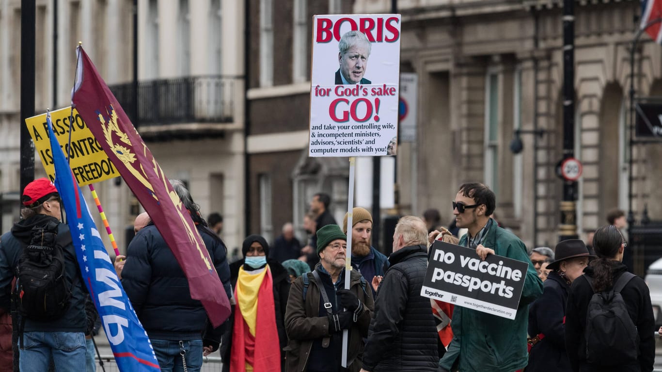 Auch in Großbritannien gibt es Proteste gegen Corona-Maßnahmen: Dabei sind diese im europäischen Vergleich eher milde.