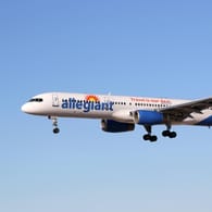 Ein Flugzeug von Allegiant Air in Las Vegas (Archivbild): Die Airline will mit 50 neuen Maschinen von Boeing bis zu 400 neue Strecken abdecken.