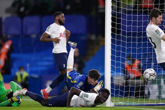 Nationalspieler Kai Havertz (M) brachte Chelsea beim Sieg gegen Tottenham in Führung.