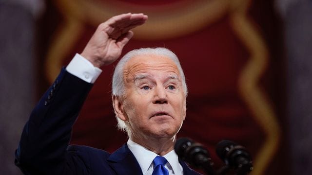 US-Präsident Joe Biden macht seinen Vorgänger für den Sturm aufs Kapitol verantwortlich.