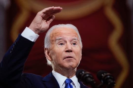 US-Präsident Joe Biden macht seinen Vorgänger für den Sturm aufs Kapitol verantwortlich.