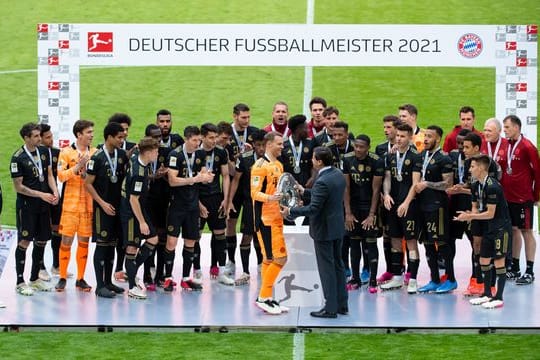 Der Rückrundenstart der Fußball-Bundesliga wird wegen Corona kräftig durcheinandergewirbelt.