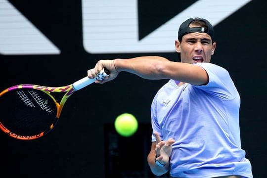 Impfbefürworter: Rafael Nadal trainiert in der Margaret Court Arena in Melbourne.