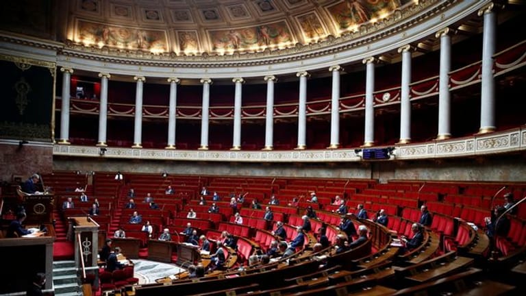 Frankreichs Nationalversammlung hat das Gesetzesvorhaben in erster Lesung angenommen.