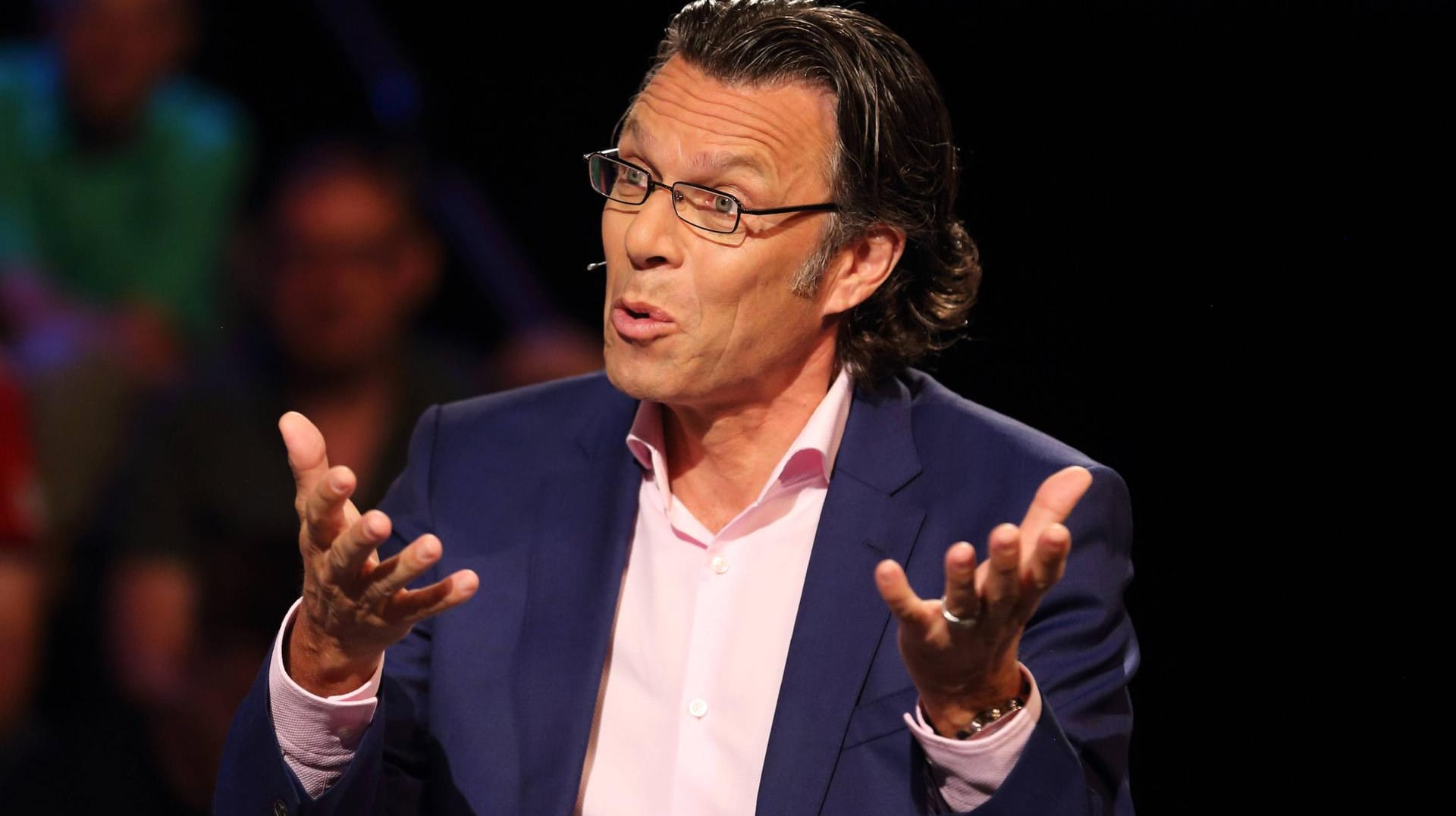 Urs Meier: Der TV-Experte wirft dem ZDF Vertragsbruch vor. Urs Meier: Der TV-Experte wirft dem ZDF Vertragsbruch vor.