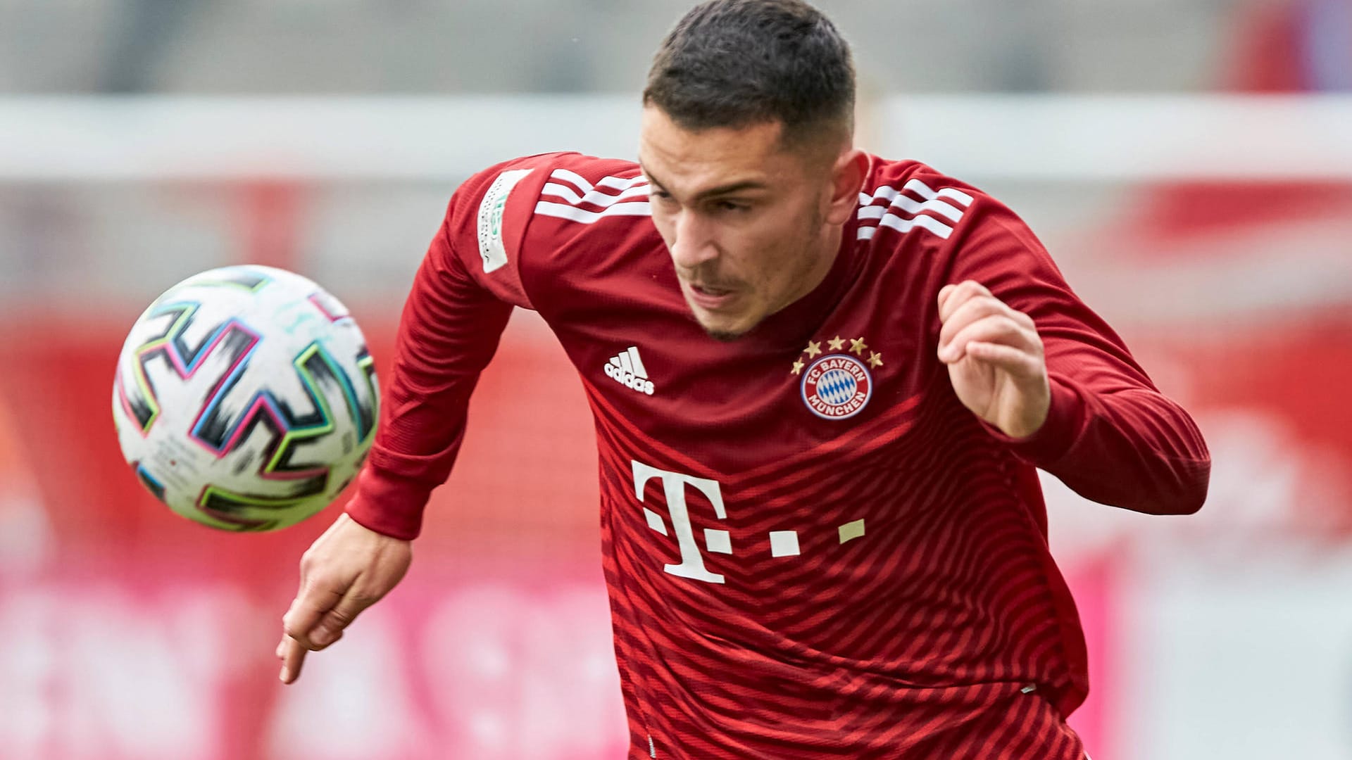 Bayern-Talent Arijon Ibrahimovic: Der 16-Jährige befand sich wie Teamkollege Wanner gerade bei der U17-Nationalelf in Spanien.