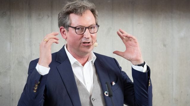 Die Antrittslesung von Eckart von Hirschhausen kann man auch online verfolgen. Die Antrittslesung von Eckart von Hirschhausen kann man auch online verfolgen.