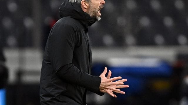 BVB-Trainer Marco Rose muss mit seinem Team in Frankfurt antreten. BVB-Trainer Marco Rose muss mit seinem Team in Frankfurt antreten.