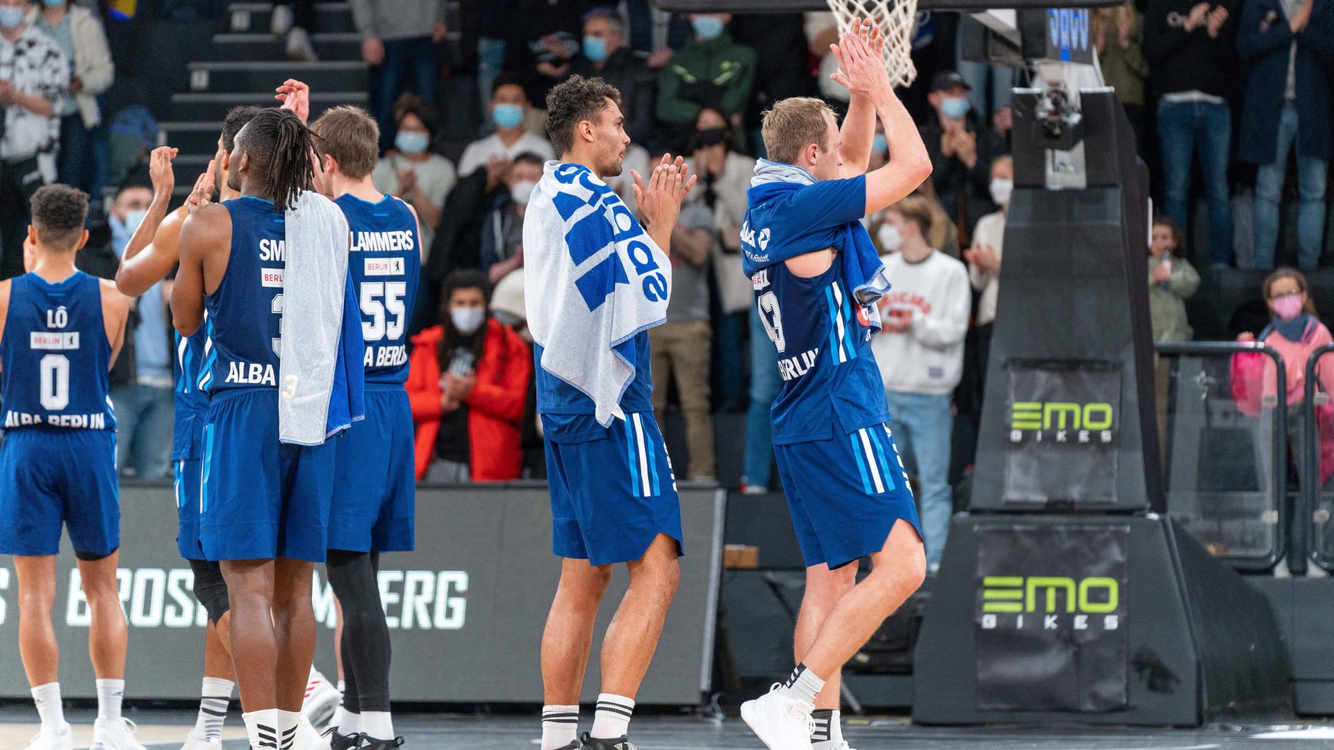 Das Team von Alba Berlin Anfang Januar (Archivbild): In der Mannschaft hat es einen Corona-Ausbruch gegeben. Das Team von Alba Berlin Anfang Januar (Archivbild): In der Mannschaft hat es einen Corona-Ausbruch gegeben.