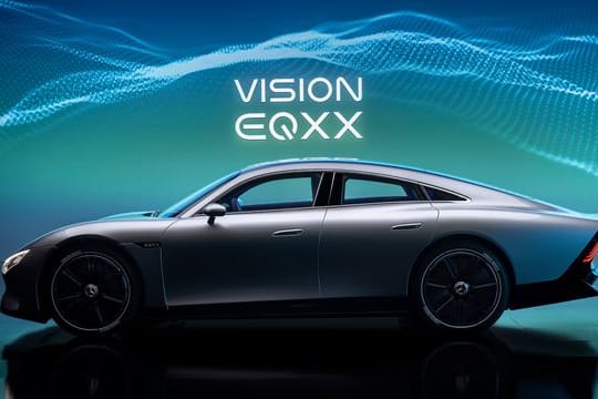 Virtuell und nicht auf der CES präsentiert: Die Studie EQXX von Mercedes soll mit einer Akkuladung über 1000 Kilometer weit kommen.