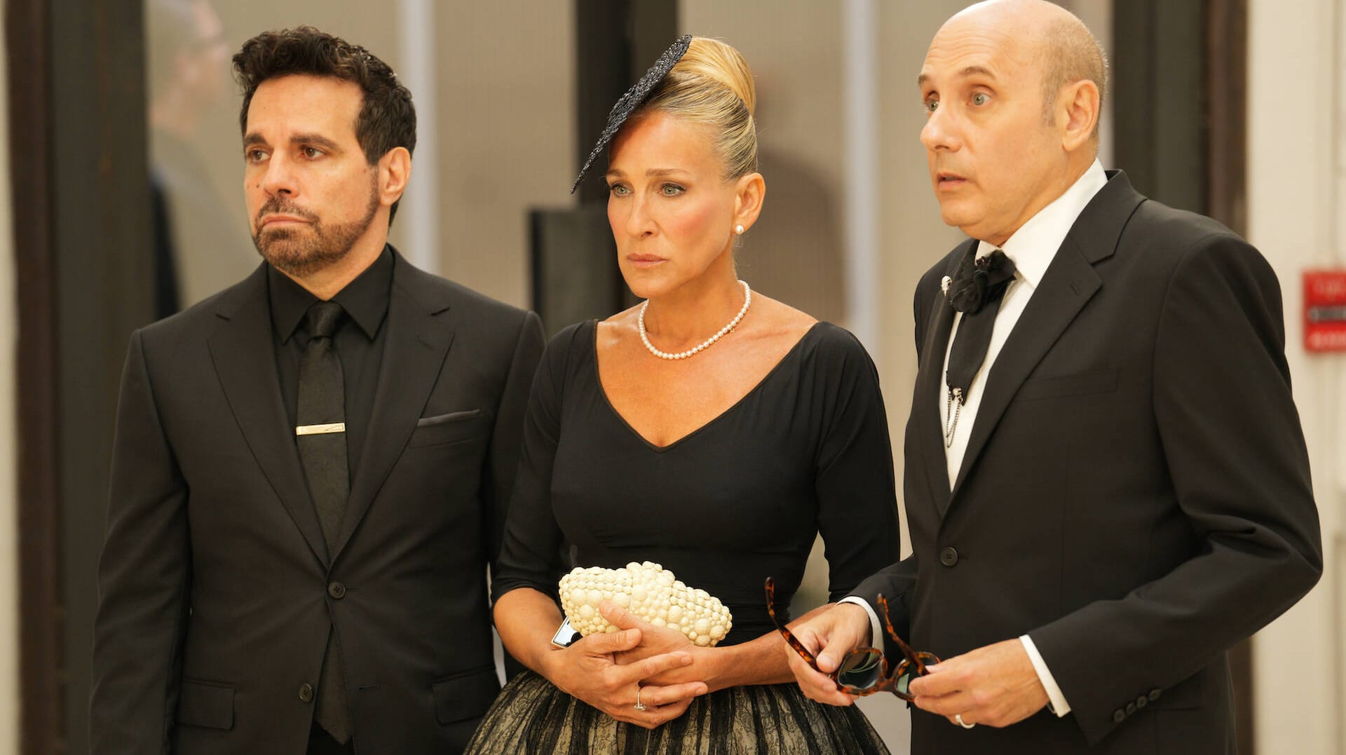 "And Just Like That": Mario Cantone, Sarah Jessica Parker und Willie Garson in einer seiner letzten Szenen.