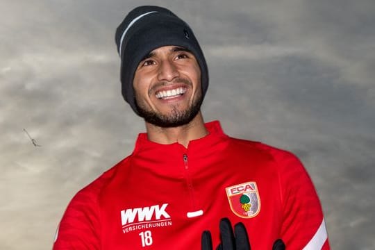 Lacht auf dem Trainigsgelände des FC Augsburg: Ricardo Pepi.