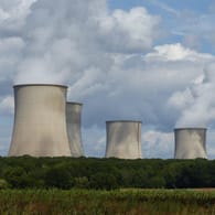 Kernkraftwerk von Cattenom in Frankreich (Symbolbild): Während Deutschland aussteigt, setzt die französische Regierung weiter auf Kernenergie.