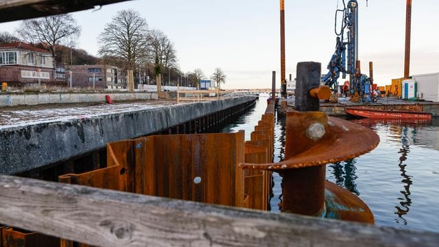 Neue Spundwand für Kieler Förde-Promenade