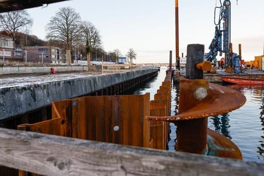 Neue Spundwand für Kieler Förde-Promenade