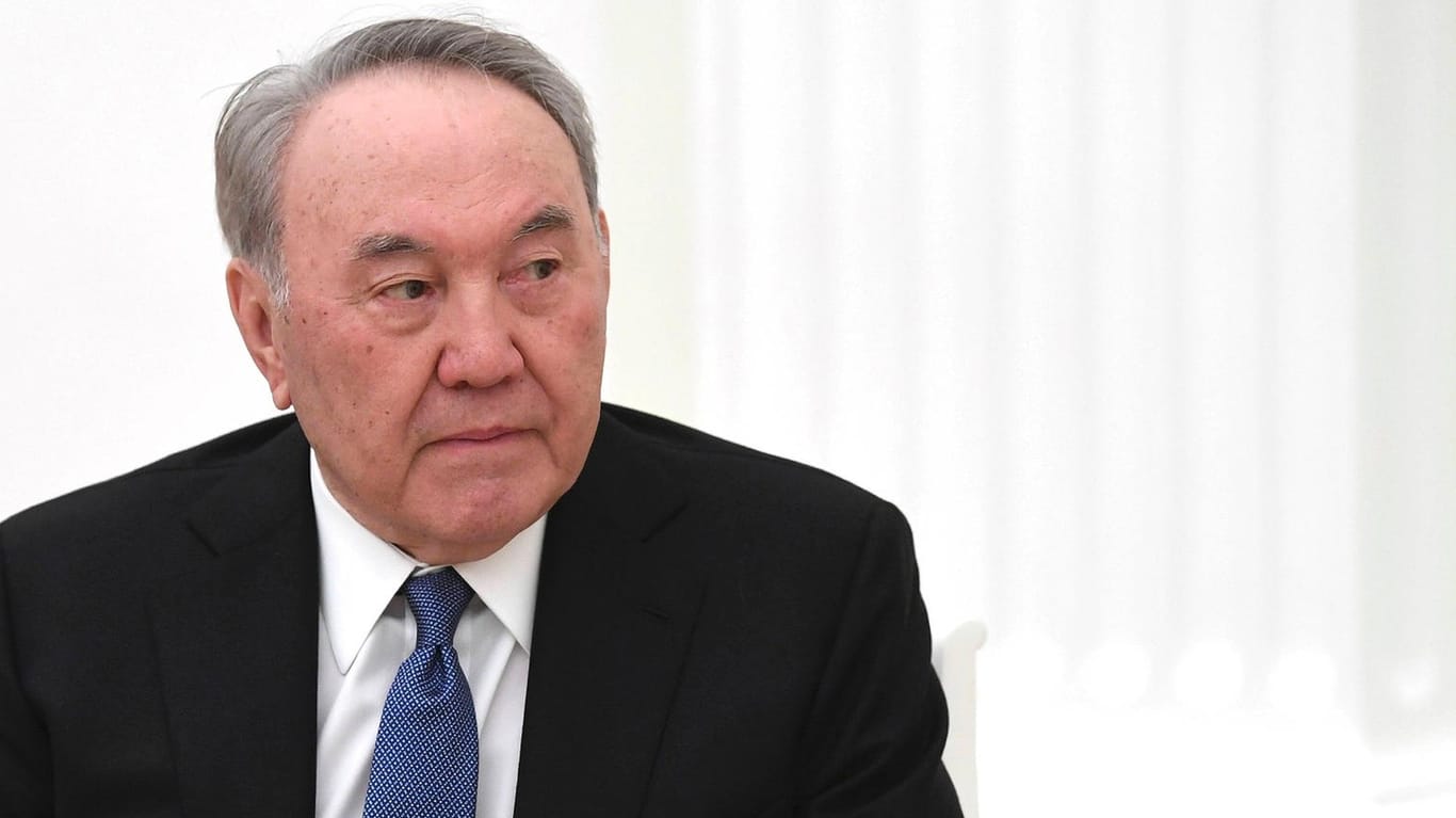 Nursultan Nasarbajew: Der langjährige Präsident Kasachstans behielt auch nach seinem Rücktritt die Fäden der Macht in der Hand.