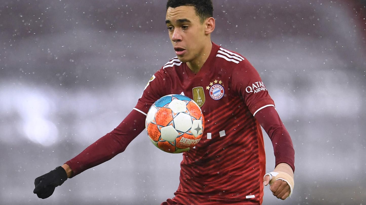 Jamal Musiala: Sein Name stand nur in der ersten Hälfte auf seinem Trikot. Jamal Musiala: Sein Name stand nur in der ersten Hälfte auf seinem Trikot.