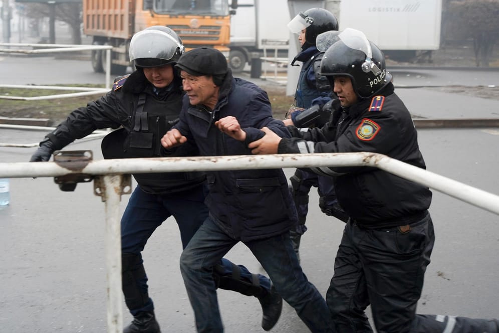 Unruhen in Kasachstan: Die Behörden zählten bislang insgesamt mehr als 40 Tote.