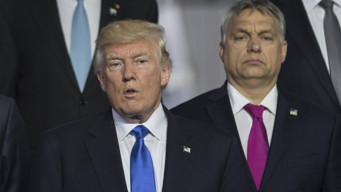 Donald Trump und Viktor Orbán: Der ungarische Regierungschef ist eine Art Vorbild für das Handeln Trumps.