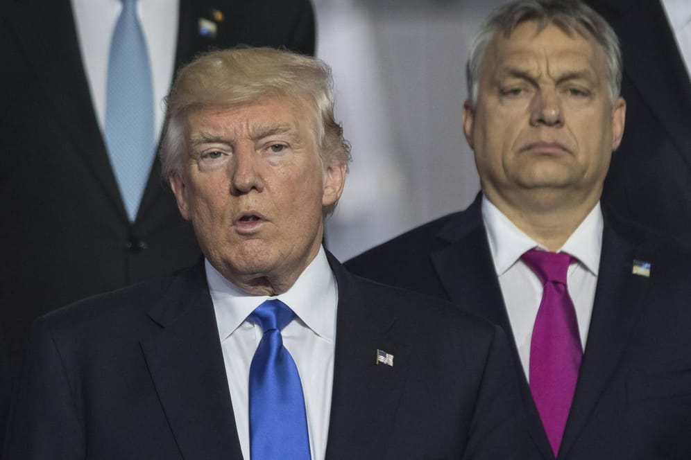 Donald Trump und Viktor Orbán: Der ungarische Regierungschef ist eine Art Vorbild für das Handeln Trumps.