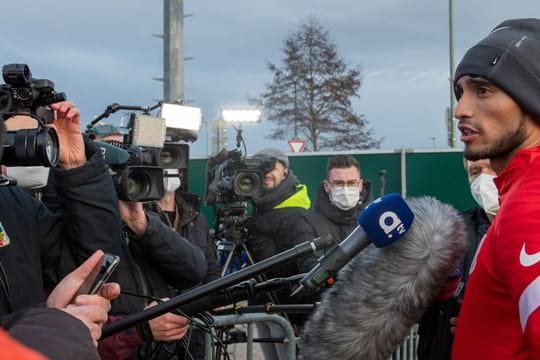 Rekordneuzugang Ricardo Pepi sitzt gegen die TSG 1899 Hoffenheim zunächst auf der Bank.