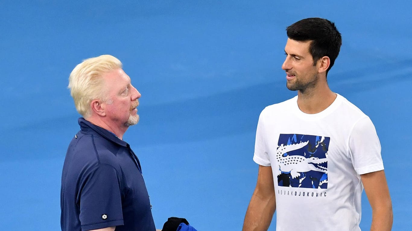 Boris Becker und Novak Djokovic beim ATP-Cup 2020 in Australien (Archivbild): Der deutsche Tennisstar hat Verständnis für seinen ehemaligen Schützling.