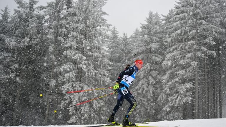Johannes Kühn geht beim Weltcup in Oberhof als Vierter in die Verfolgung.